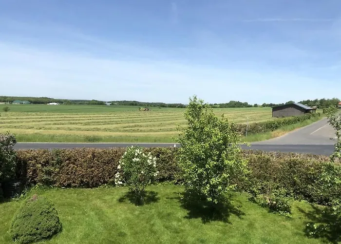 Дом отдыха In Wiesbaum With Barbecue *